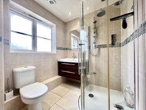 En-Suite- click for photo gallery